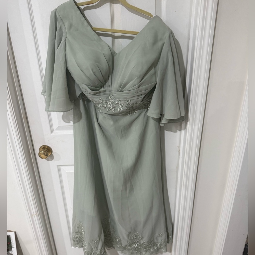 Elegant Sage Green Evening Dress